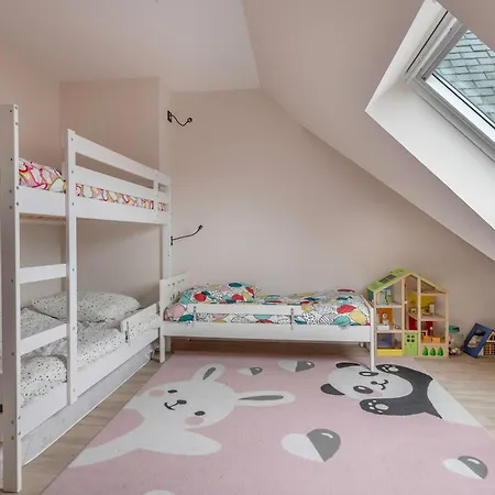 Triplex Pour 12 - 400m De La Des Libraires ポミシェ