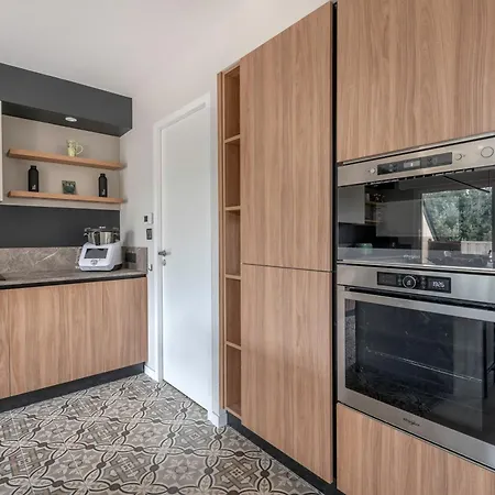 Triplex Pour 12 - 400m De La Des Libraires *