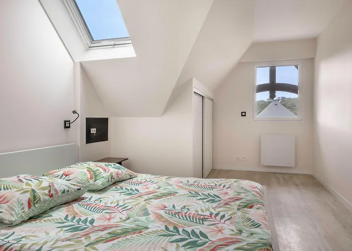 Triplex Pour 12 - 400m De La Des Libraires